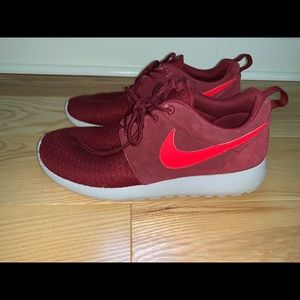 Nike Winter Knit Roshe One Women's Sneaker